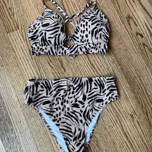 Shade & Shore Two piece high rise swim suit